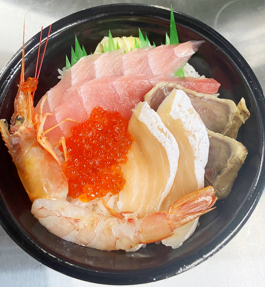 魚丼平島店_ガタチラ丼