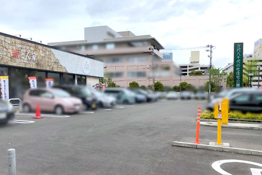 『むさしの森珈琲 新潟八千代店』駐車場