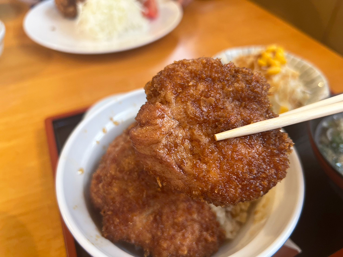 タレひれ四まいかつ丼