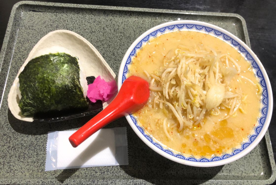 食堂ニューミサ_みそラーメン+おにぎりセット