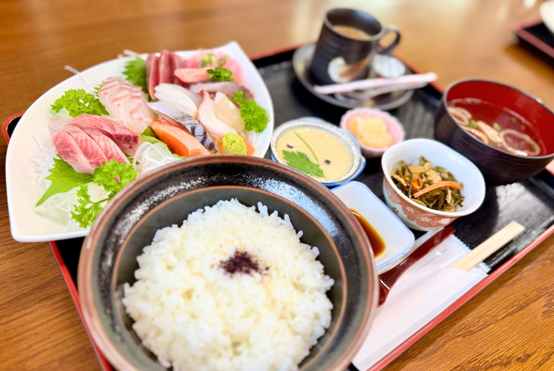 角打ち居酒屋ほんゆう_刺身定食