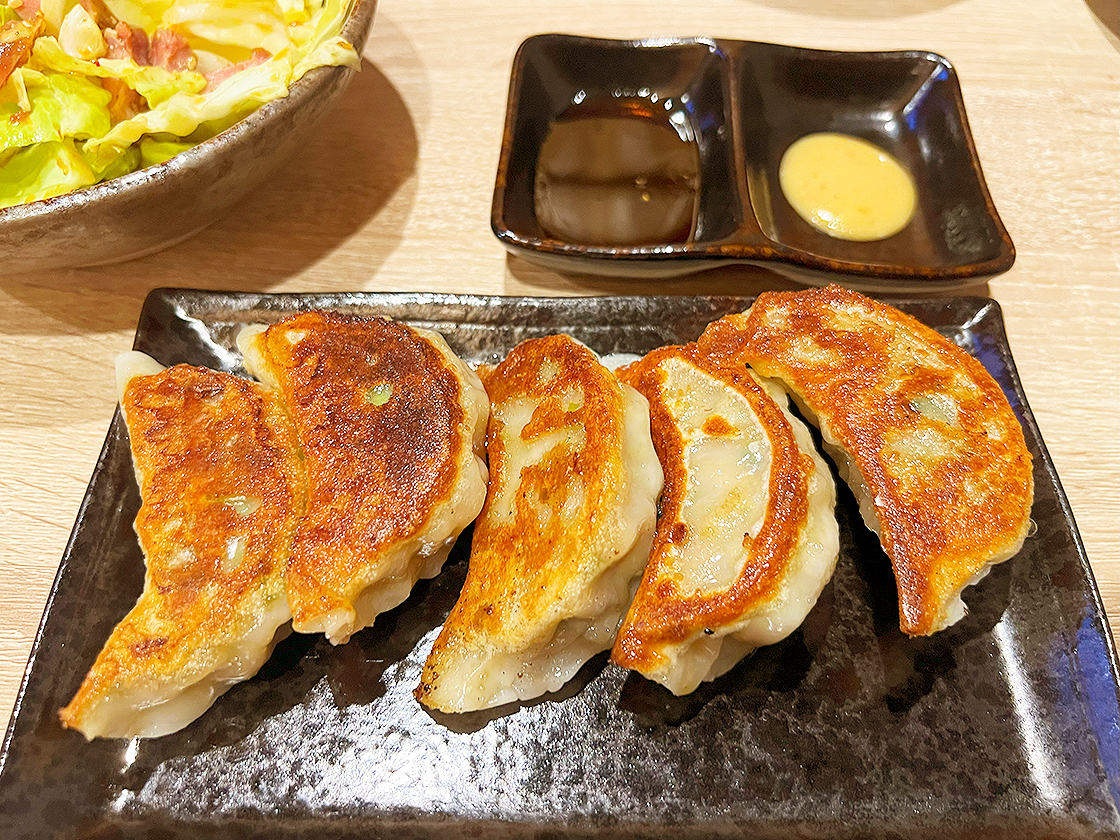 横浜家系ラーメン 秋葉家_餃子