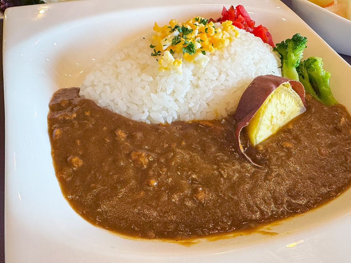 西洋料理屋 ダンスィングドール_週替わりビジネスカレーランチ(キーマ)