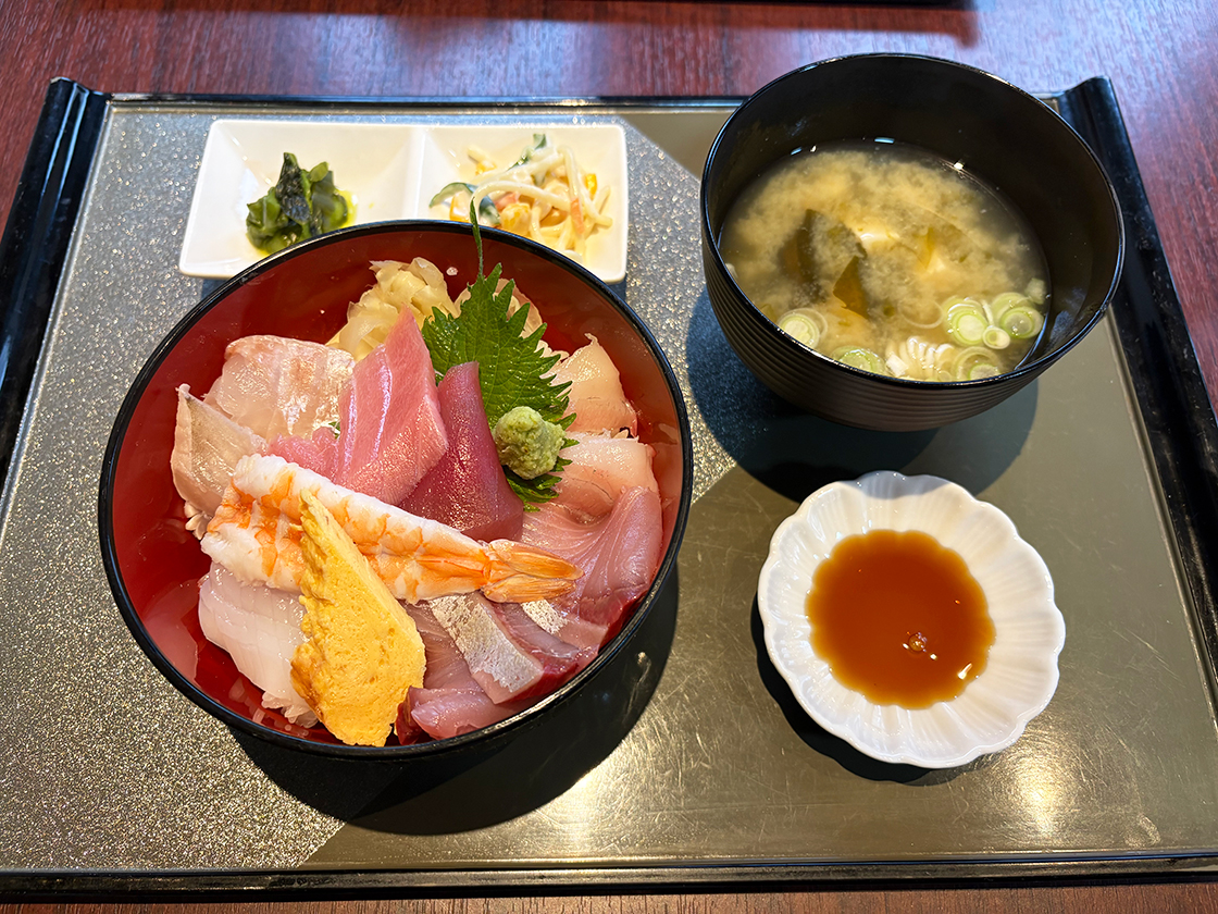 海鮮鮮魚 勝 & LA BISTORIA_海鮮丼