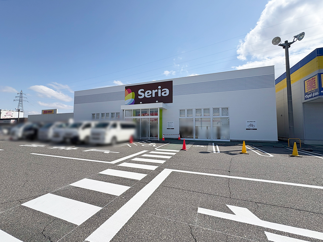 セリアフレスポ赤道店_外観