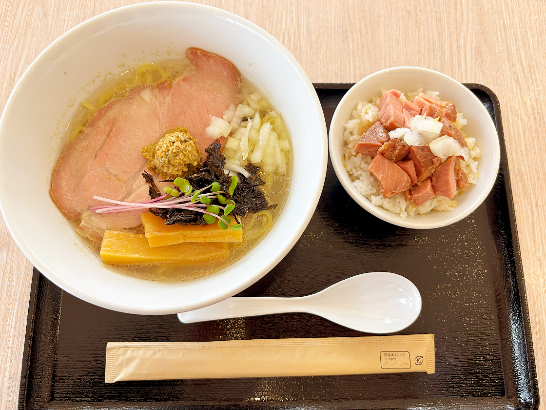 牡蠣と昆布のらー麺専門店 MANNISH　