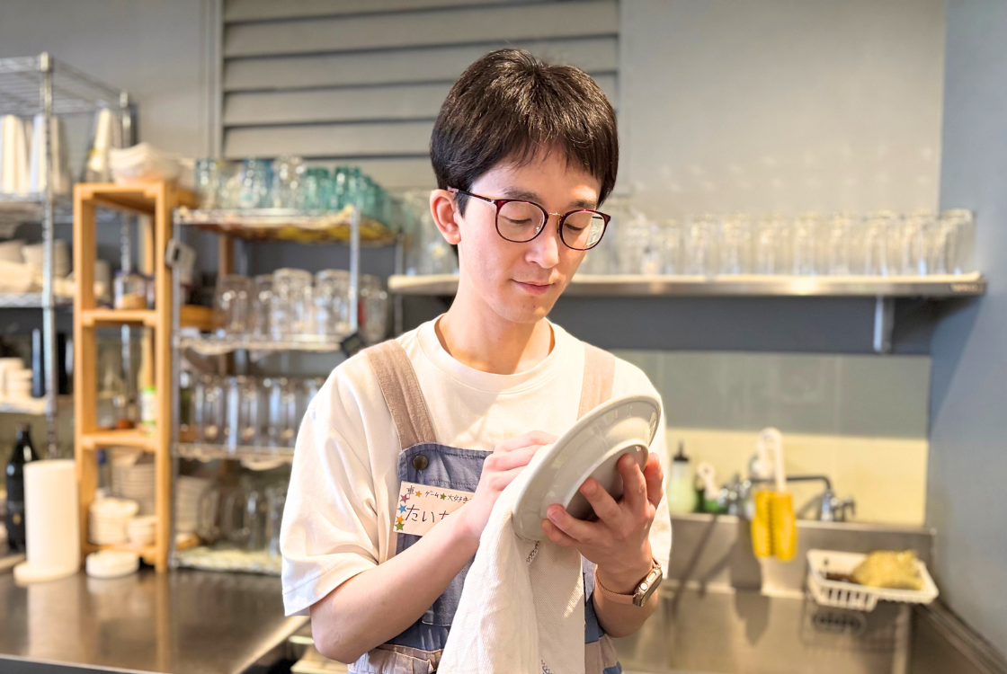 シャインズ・ファクトリーの齋藤泰佑さん
