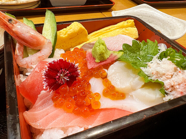 壱勢 CoCoLo新潟店_海鮮ちらし重