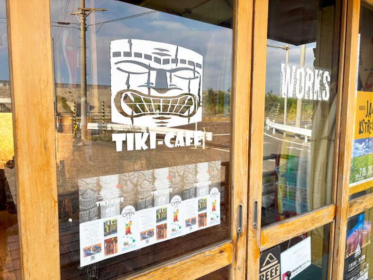 TIKI-CAFEの入り口