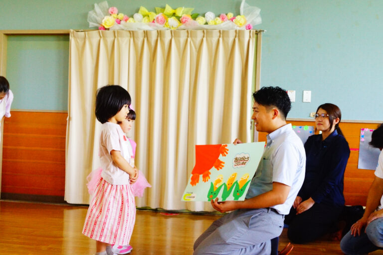 窓屋窓助のアウターシェード寄贈式