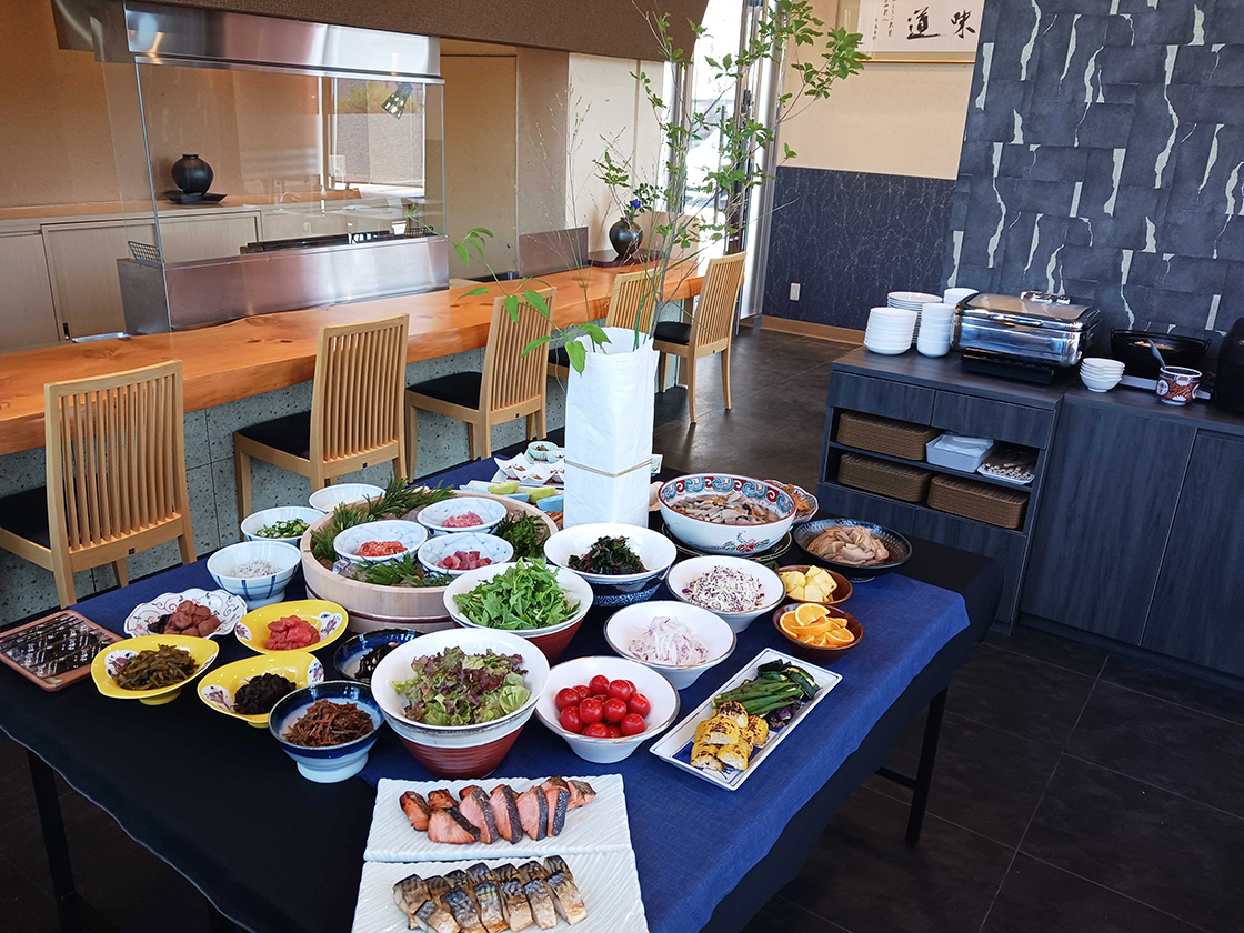 アパホテル〈新潟 燕三条駅前〉本館1階レストラン「肴と米　うお福食堂」