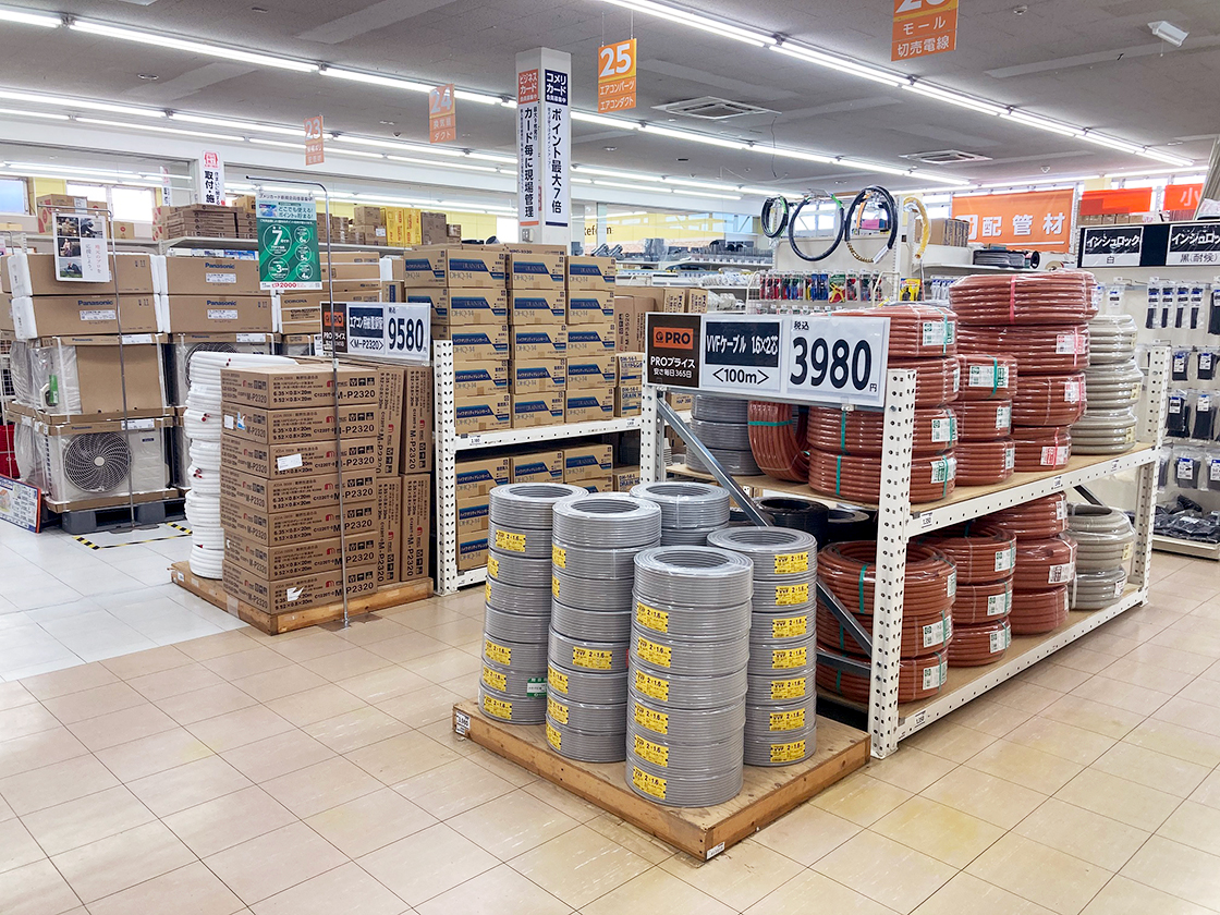 コメリPRO 土橋店の店内