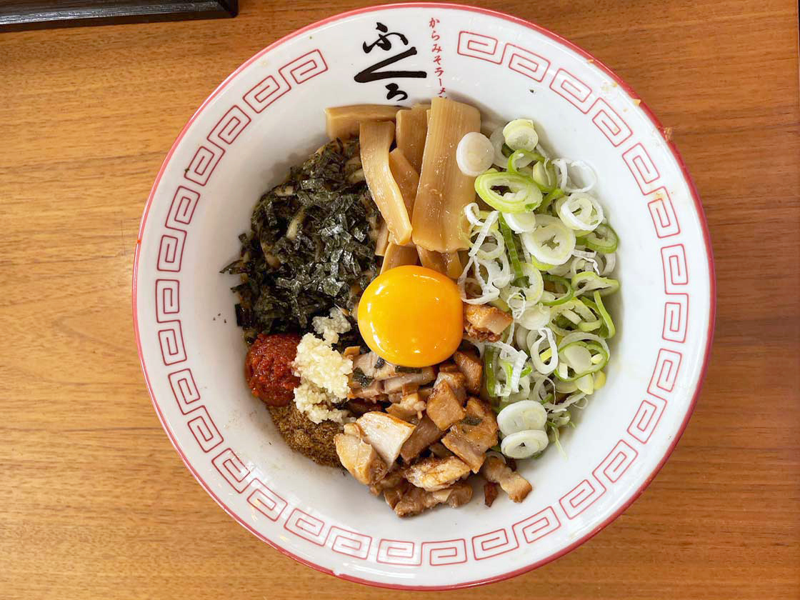 からみそラーメンふくろう 新潟女池店の「からみそまぜそば 贅沢のせ」