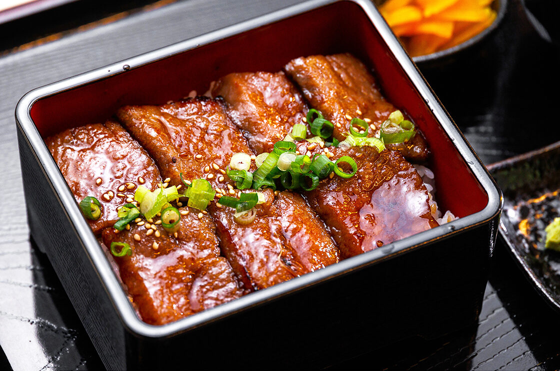 美食や やま信／村上牛 特上カルビ重