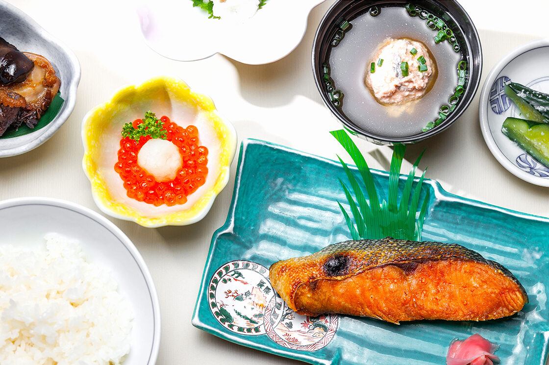 朝日みどりの里 食堂／鮭のごちそう定食
