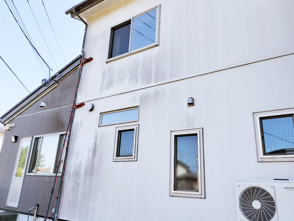 外壁洗浄バスターズ上越妙高店が施工する前の外壁