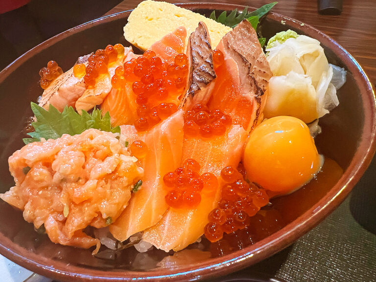 鮭山マス男商店