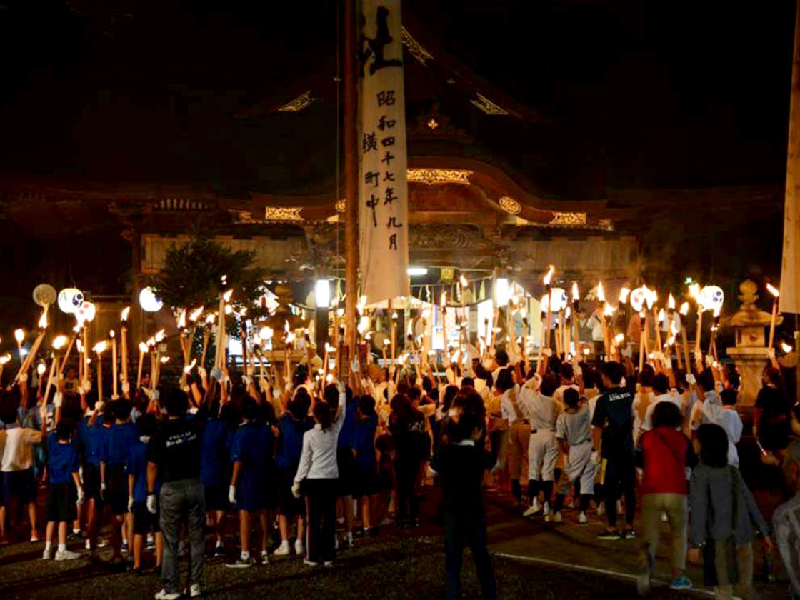 与板十五夜まつり　松明走行