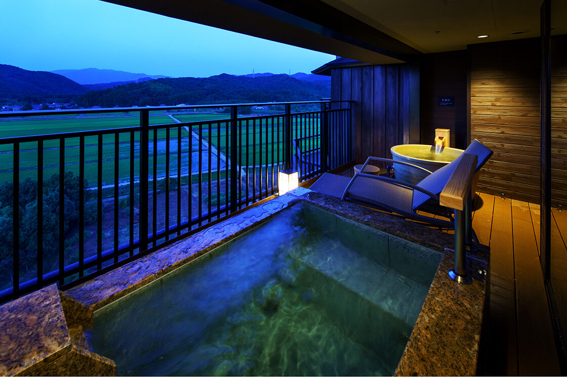 白玉の湯 華鳳の露天風呂・水風呂