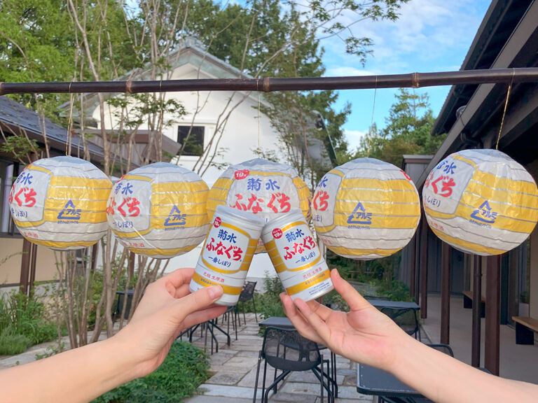 ふなぐちまつり　ふなぐちで乾杯している様子