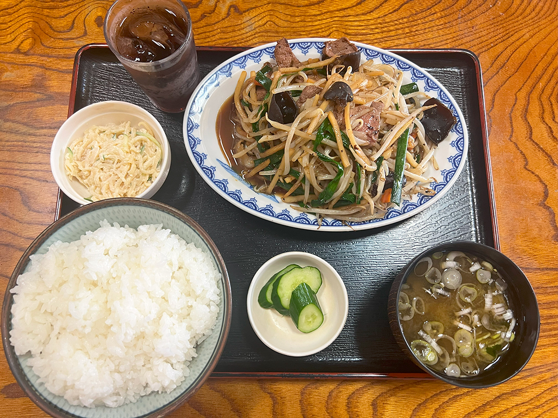 食堂 味吉レバニラ炒め定食