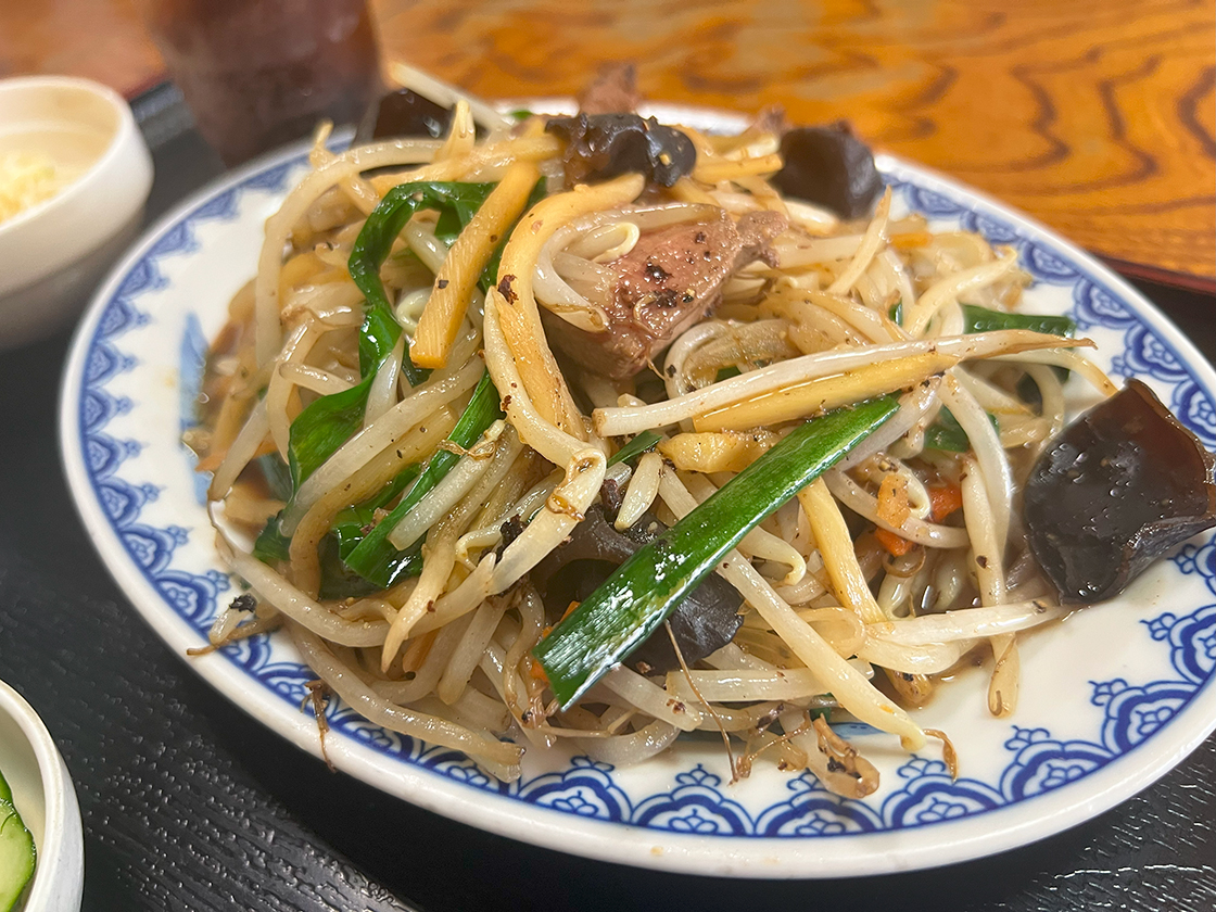 食堂 味吉レバニラ炒め定食