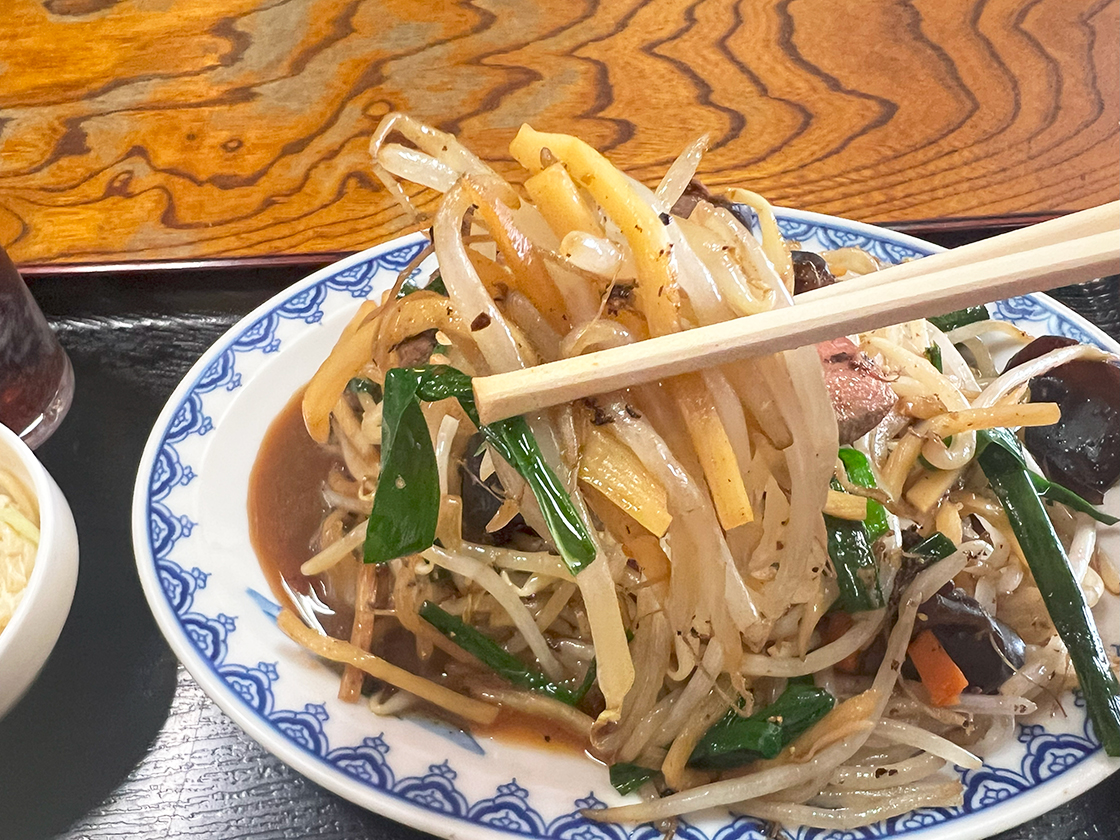 食堂 味吉レバニラ炒め定食