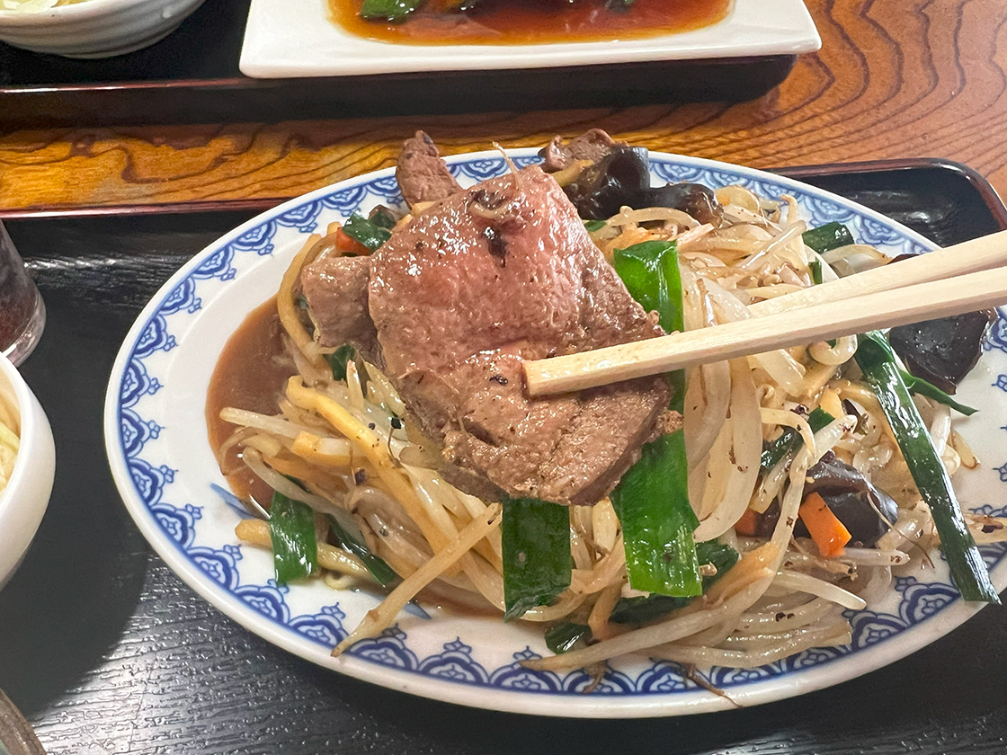 食堂 味吉レバニラ炒め定食