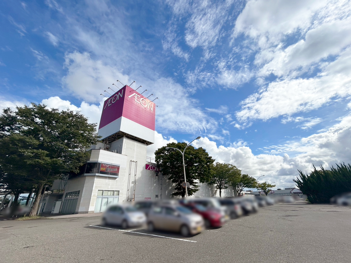 イオン三条店の外観