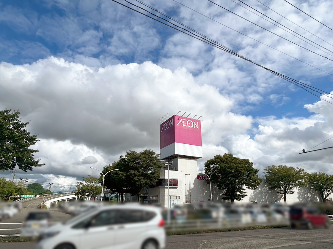 イオン三条店の外観