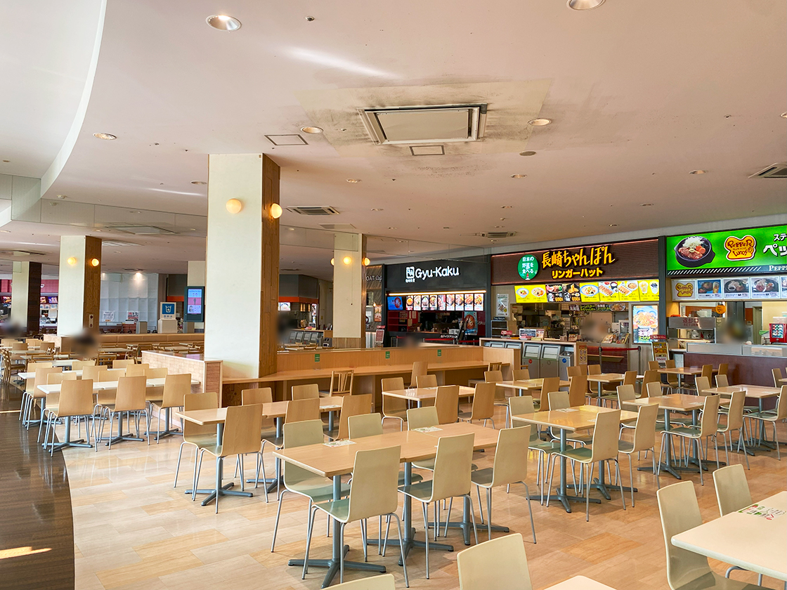 油そば 日本油党 リバーサイド千秋店があるフードコート