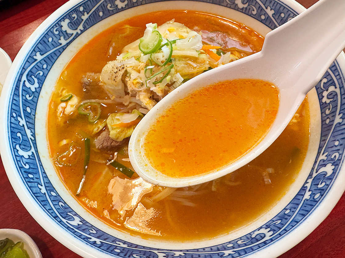 お食事処 中村屋　カルビラーメン　麺