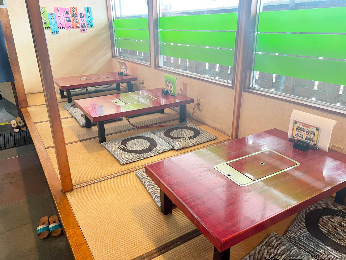 お食事処 中村屋　小上がり席