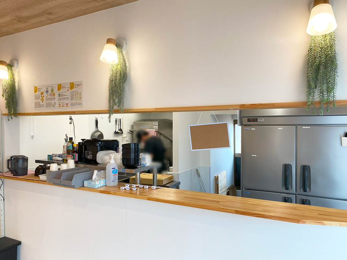 アブララボながおかの店内