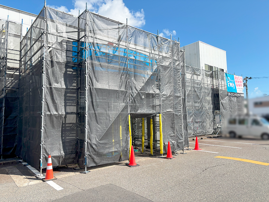 Every 新潟桜木インター店の工事中の外観