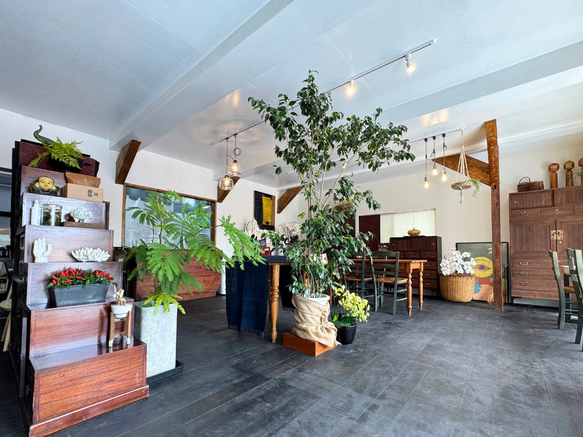 根幹[SHIMAKIMU-KONKAN]の店内