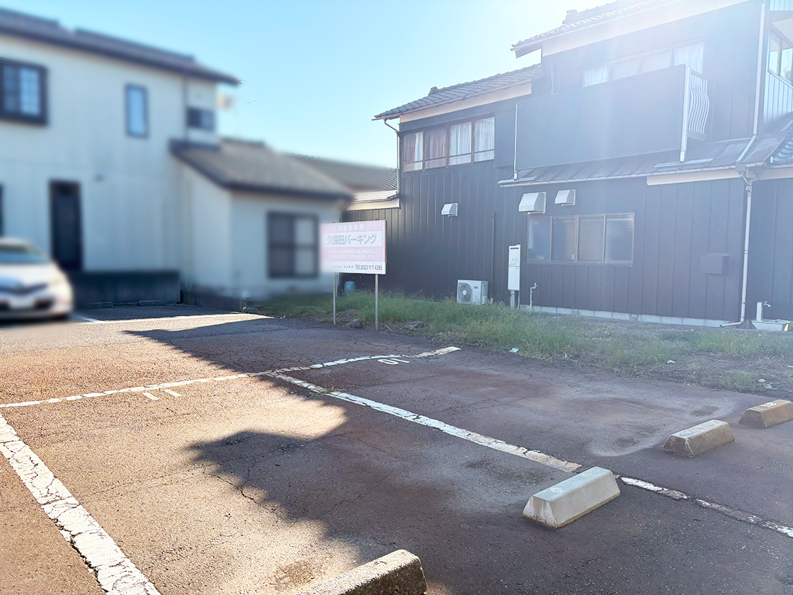 カンテラの駐車場