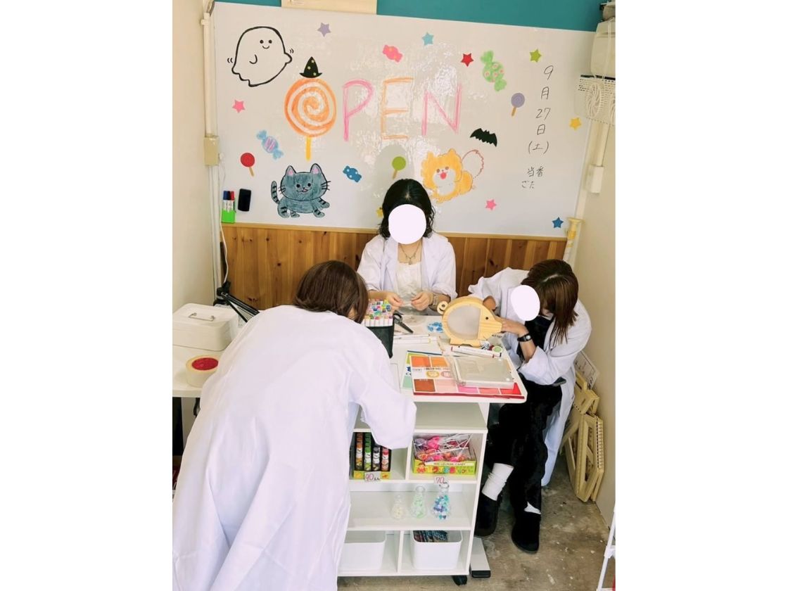 OKASHI LAB.の店内・スタッフの皆さん