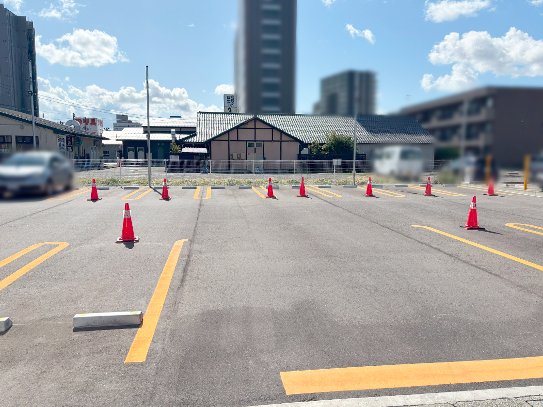 肴と米 うお福食堂の駐車場