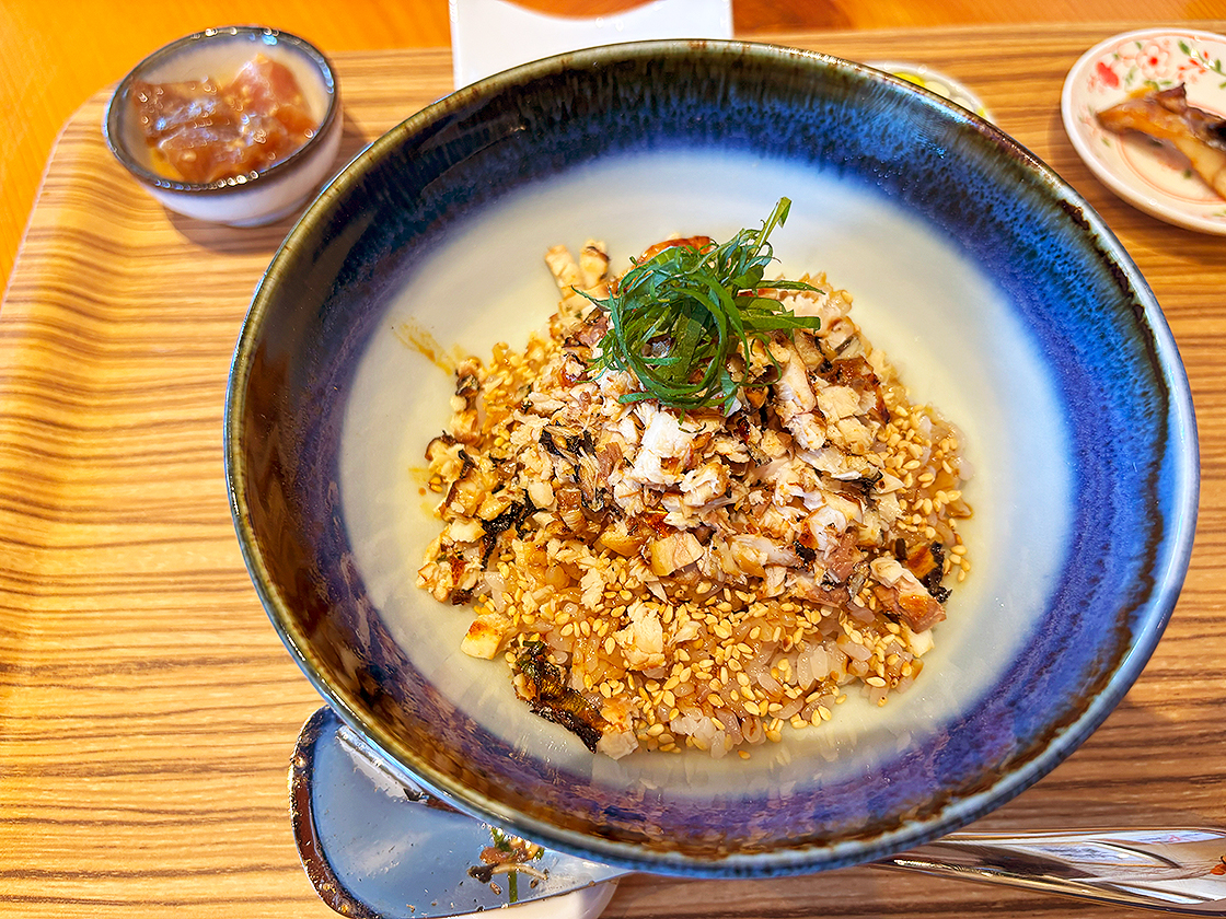 肴と米 うお福食堂の鯖めし 特製たれ焼きのお茶漬け