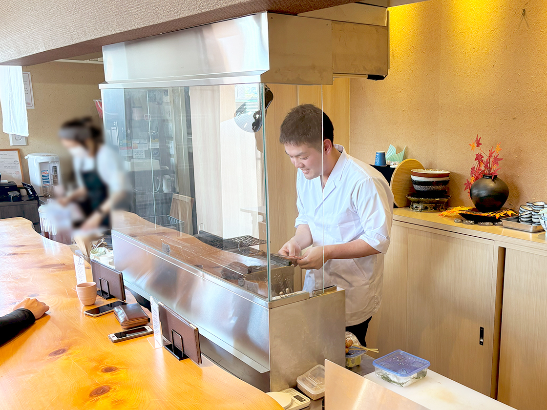 肴と米 うお福食堂の店内