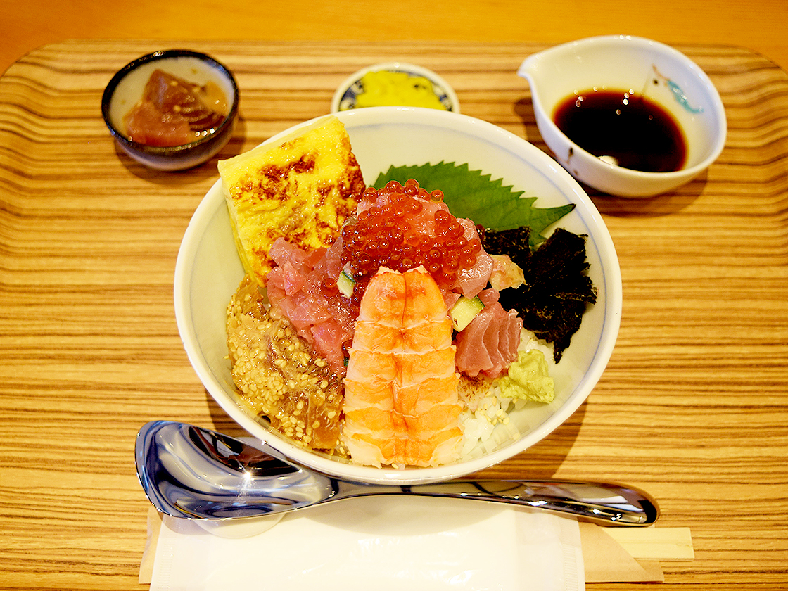 肴と米 うお福食堂のうお福海鮮丼