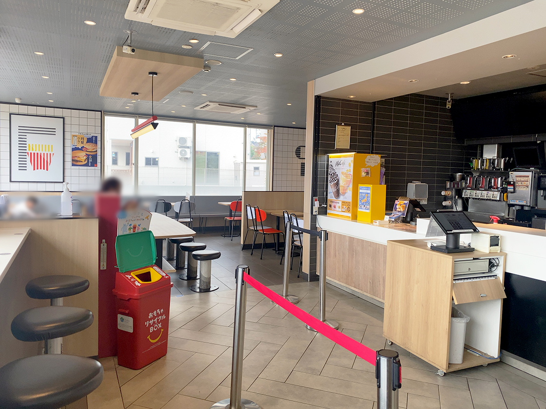 マクドナルドイオン長岡店の店内