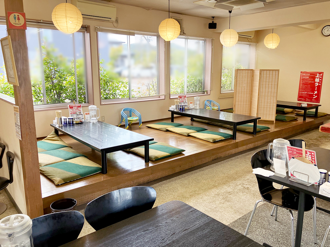 ラーメンハウスあおき 春日山店の店内