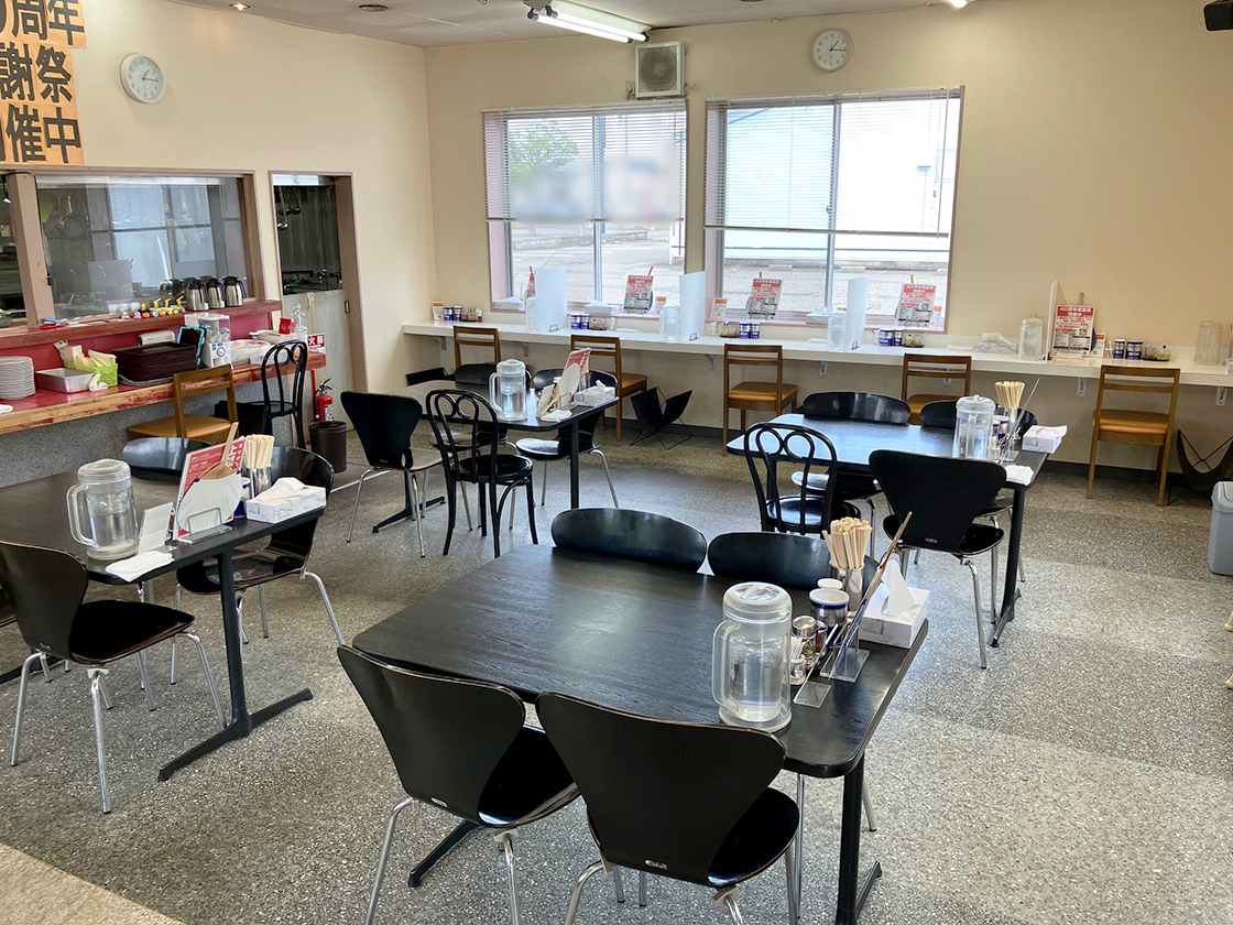 ラーメンハウスあおき 春日山店の店内