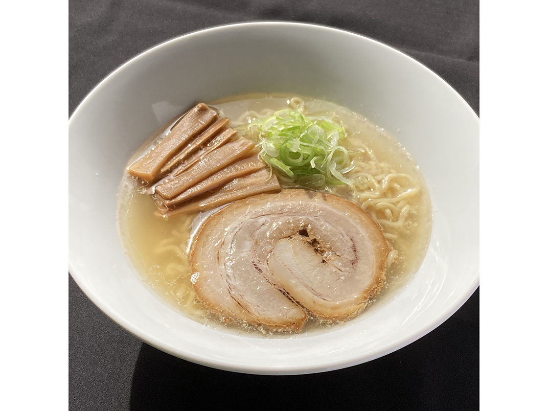 ラーメンハウスあおき 春日山店の白醤油ラーメン