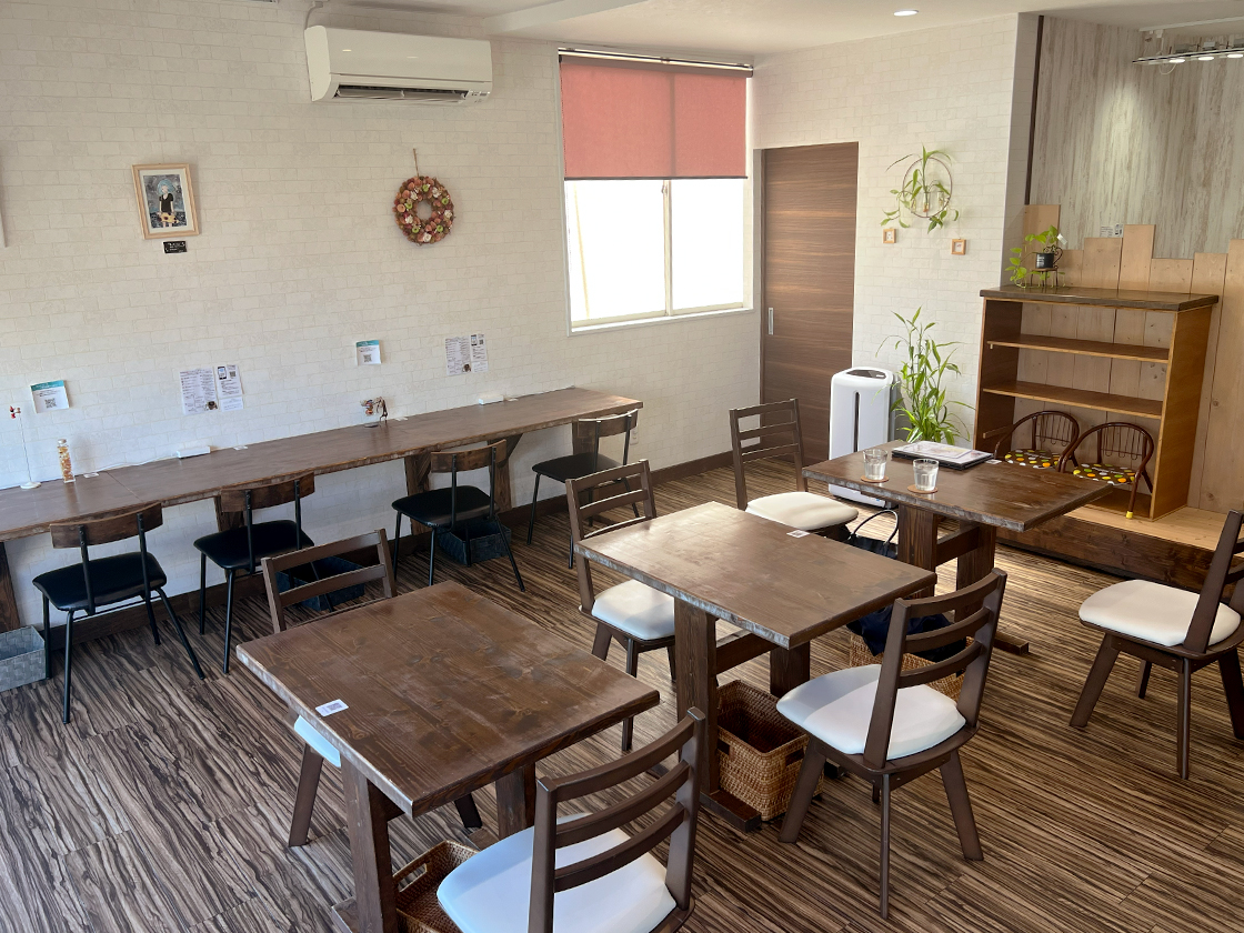 ぱすた屋タバシの店内