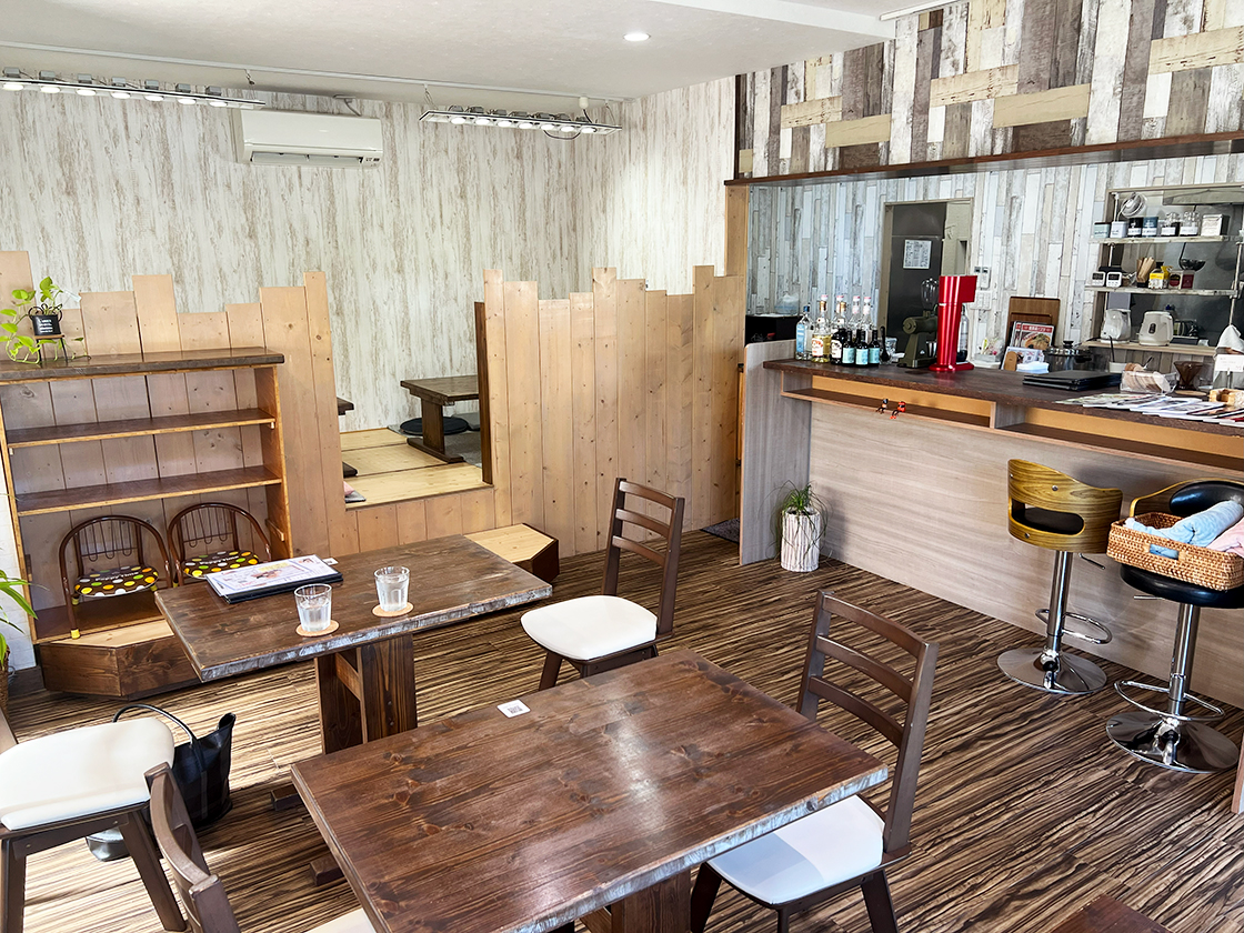 ぱすた屋タバシの店内