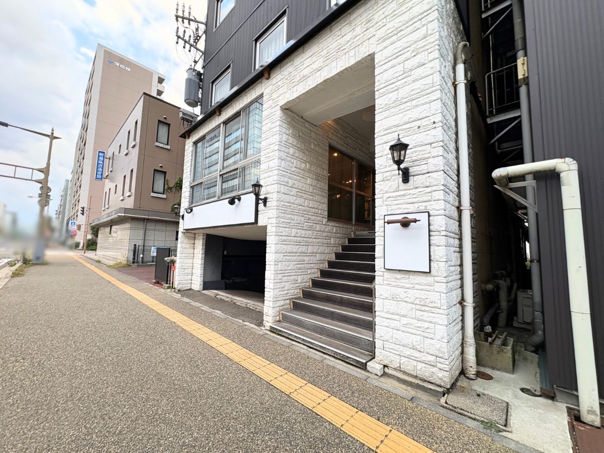 ホテルクラウンヒルズ新潟2号 東中通店の外観