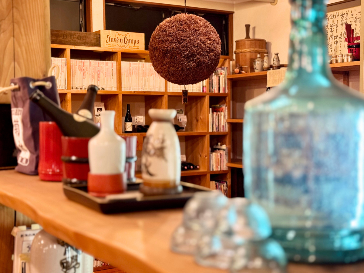 彩酒房 大野屋の店内